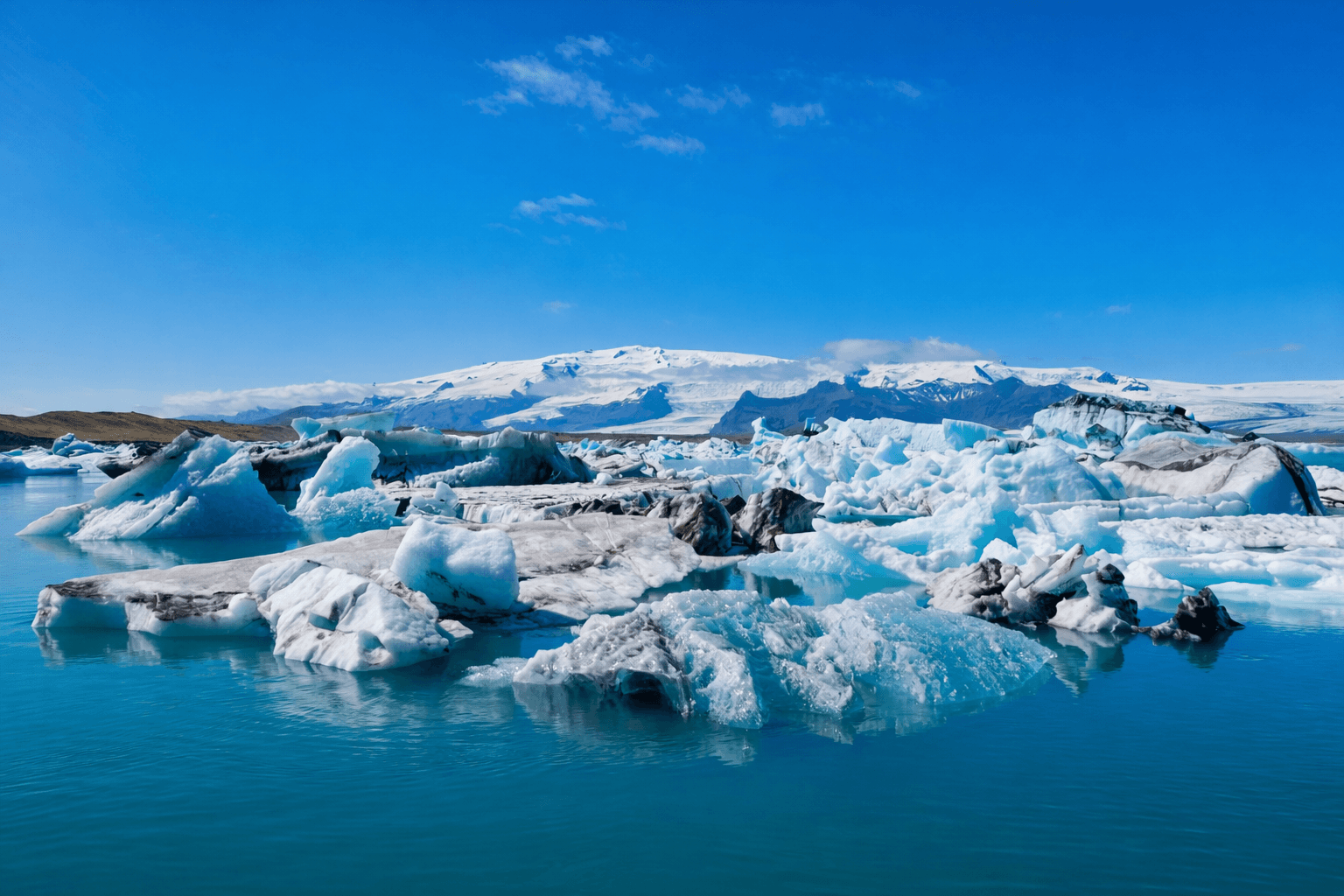 Jokulsarlon Glacier Lagoon floating icebergs